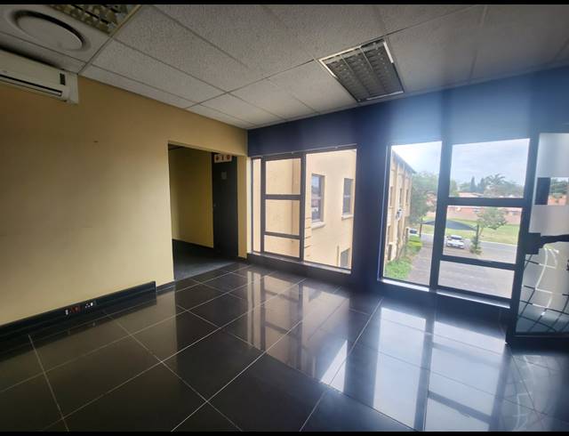 529M² OFFICE TO LET IN NOORDWYK